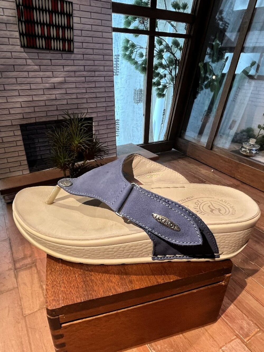 Flyflot Blue Nubuck Sandals size 9